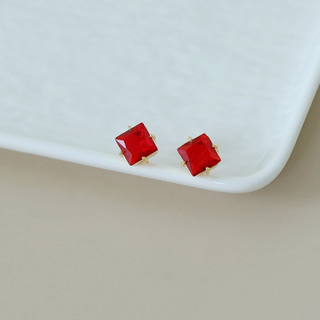 Diamond Glossy Stud